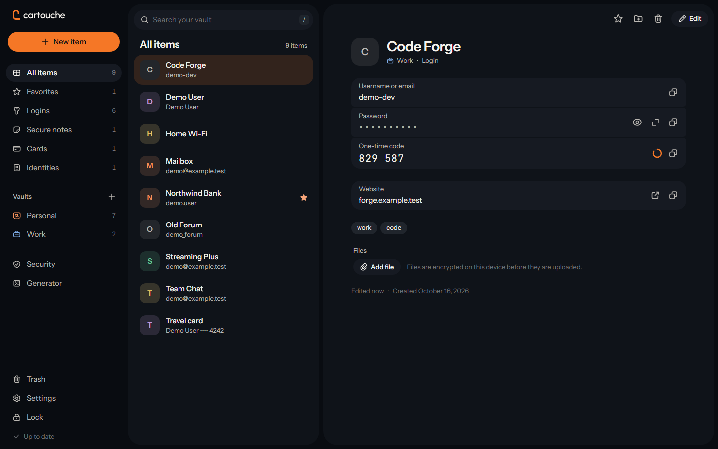 La aplicación web de Cartouche en tema oscuro, la misma que ejecuta la aplicación de Windows, con inicios de sesión ficticios